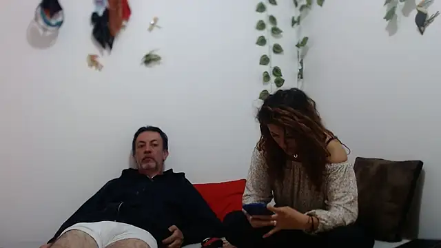 jeans and emma online show from 03/06/25, 12:21