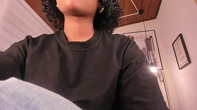 tylla  online show from 09/26/25, 03:54