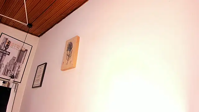 tylla  online show from 12/21/25, 04:08