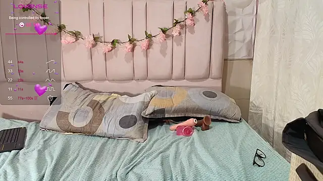 Snapshot of abby_pop chatting on 02/26/25, 04:14 abby pop online show from 02/26/25, 04:14