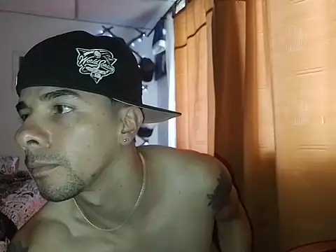 Snapshot of venusfranco_94 chatting on 10/16/25, 05:25 venusfranco 94 online show from 10/16/25, 05:25