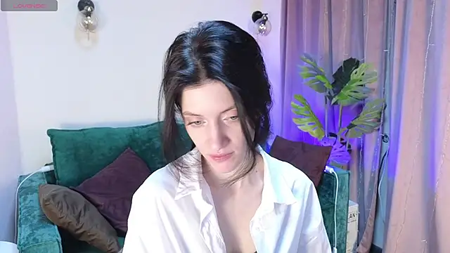 roxy riot  online show from 02/14/25, 01:23