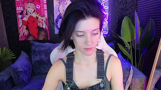 roxy riot  online show from 02/23/25, 01:24