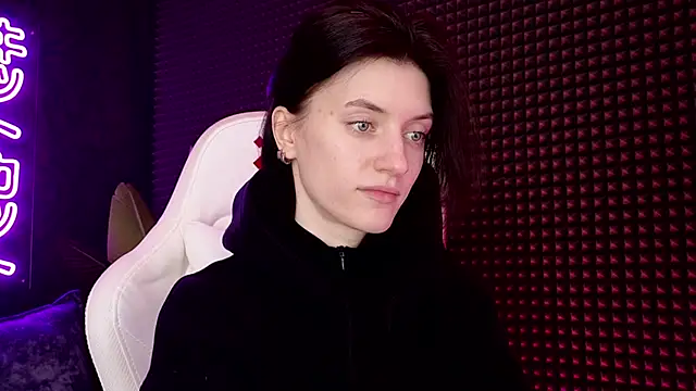 roxy riot  online show from 03/08/25, 05:07