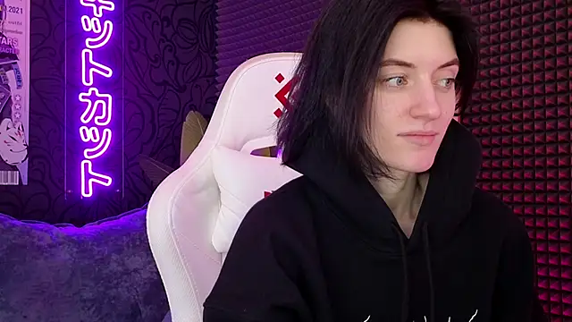 roxy riot  online show from 03/11/25, 07:48