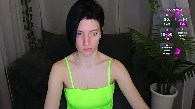 roxy riot  online show from 11/08/25, 01:28