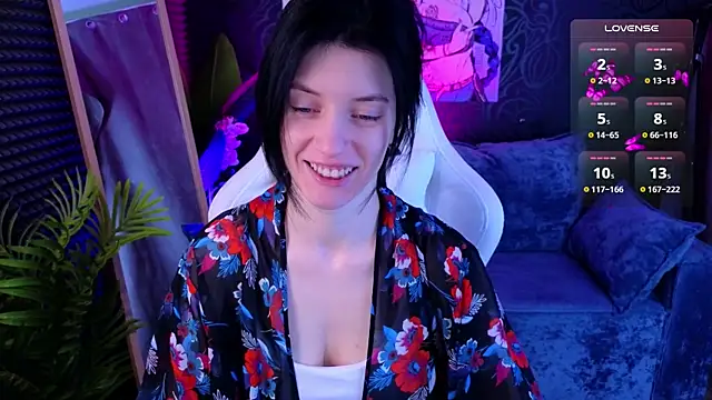 roxy riot  online show from 11/13/25, 01:26