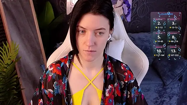 roxy riot  online show from 12/23/25, 01:25