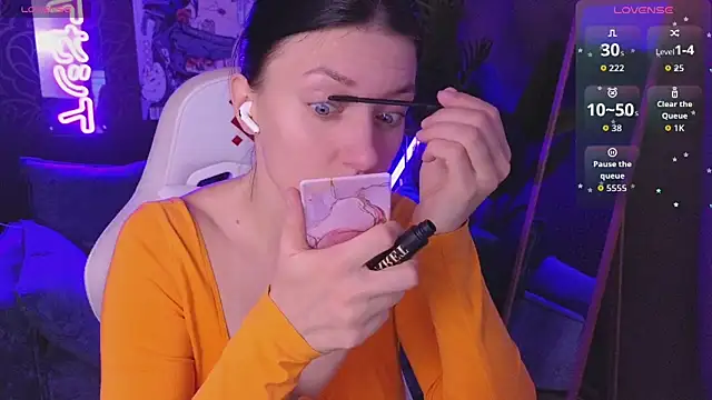 roxy riot  online show from 04/14/26, 01:33