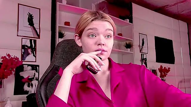 AdeleCartier online show from 03/04/25, 02:49