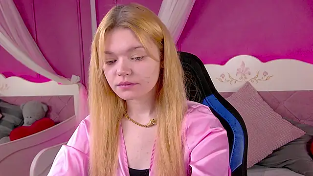 AdeleCartier online show from 03/07/25, 12:48