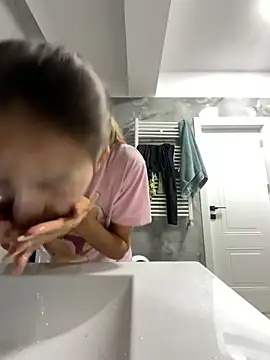 BonyBon29 online show from 10/20/25, 05:52