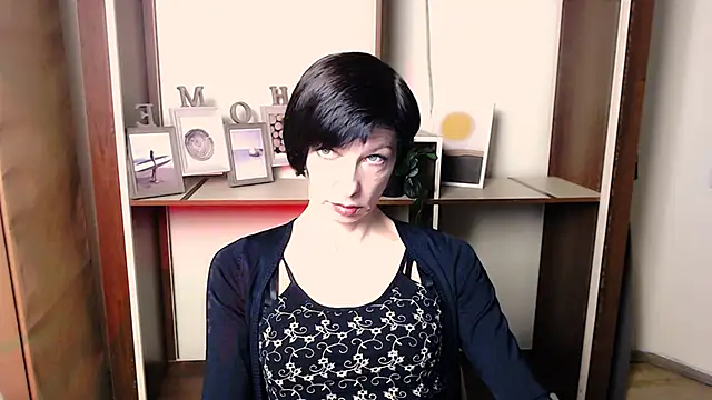  AngeliaFlow  online show from 11/24/25, 07:41