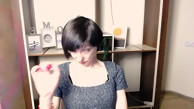  AngeliaFlow  online show from 11/28/25, 10:29