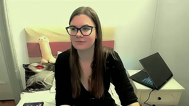 CarolineFlirt online show from 11/05/25, 04:07