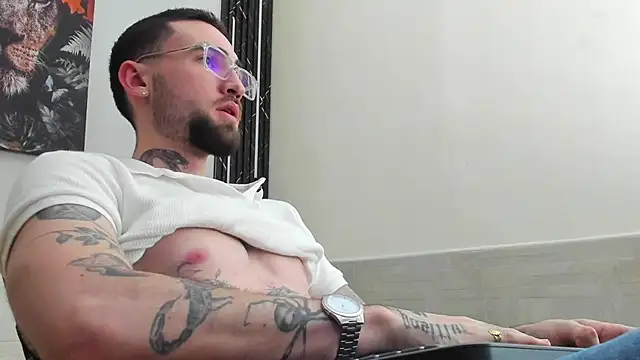 Luke davis01 online show from 02/12/25, 04:55