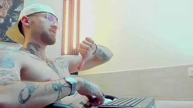 Luke davis01 online show from 02/13/25, 03:46