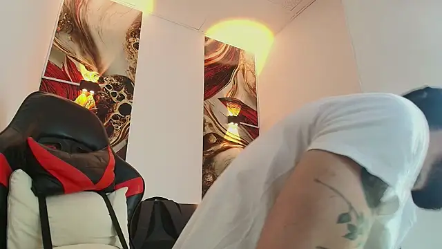 Luke davis01 online show from 10/15/25, 01:11