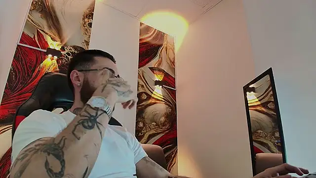 Luke davis01 online show from 11/29/25, 01:03