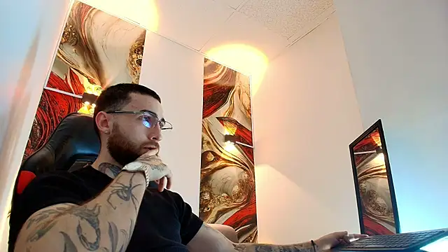 Luke davis01 online show from 04/30/26, 01:06