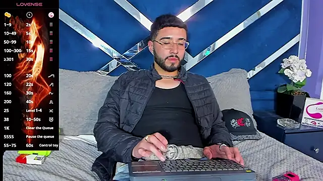 Noa Bonucci online show from 02/10/25, 02:48