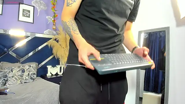 Noa Bonucci online show from 03/22/25, 04:15