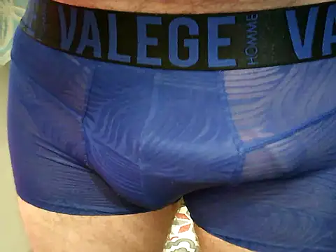 Snapshot of archange_17 chatting on 09/12/25, 03:01 archange 17 online show from 09/12/25, 03:01