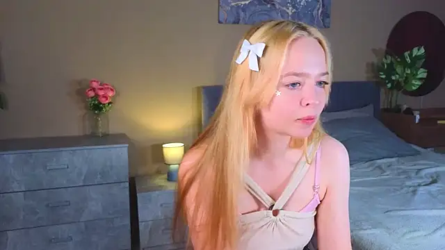 Snapshot of Bellla_Murrr chatting on 03/13/25, 10:43 Bellla Murrr online show from 03/13/25, 10:43