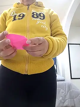 Saori Sann  online show from 09/17/25, 02:41