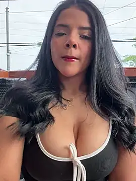 Snapshot of HannahFiore chatting on 02/12/25, 10:15 HannahFiore online show from 02/12/25, 10:15