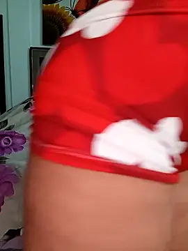 Snapshot of HannahFiore chatting on 03/08/25, 10:34 HannahFiore online show from 03/08/25, 10:34