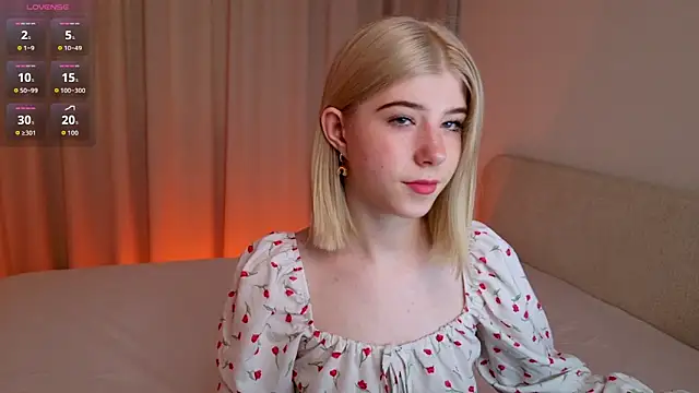 Snapshot of Bella_amory chatting on 06/10/26, 01:54 Bella amory online show from 06/10/26, 01:54