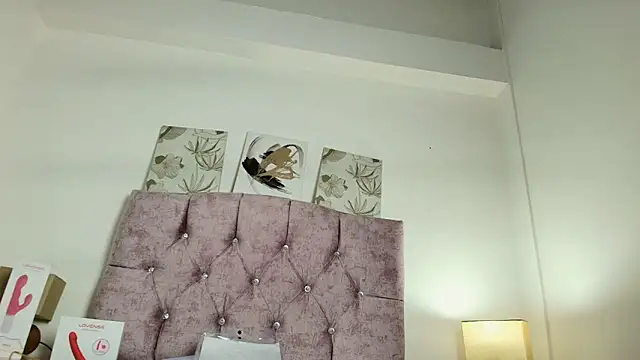 Skye Moore online show from 10/09/25, 12:03