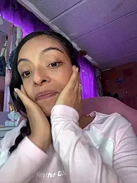 Skye Moore online show from 03/18/26, 07:39