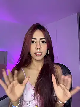 Snapshot of Mirandaa_Rogers chatting on 04/19/26, 02:38 Mirandaa Rogers online show from 04/19/26, 02:38