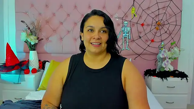 KourtneyEvans online show from 11/01/25, 08:55