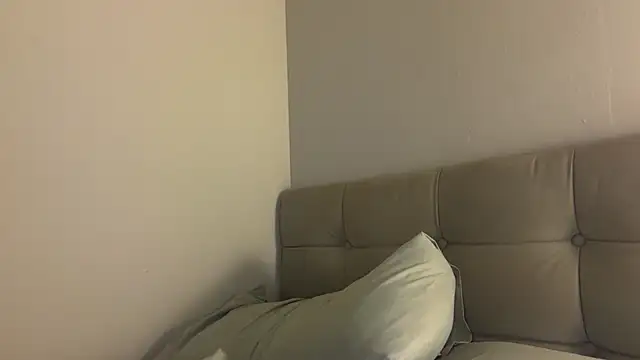 Snapshot of skyejde chatting on 09/13/25, 10:20 skyejde online show from 09/13/25, 10:20