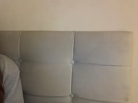 Snapshot of skyejde chatting on 10/27/25, 10:25 skyejde online show from 10/27/25, 10:25