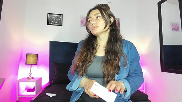  michonne  online show from 02/10/25, 07:38