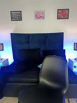  michonne  online show from 03/11/25, 07:58