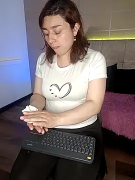  michonne  online show from 10/02/25, 09:00