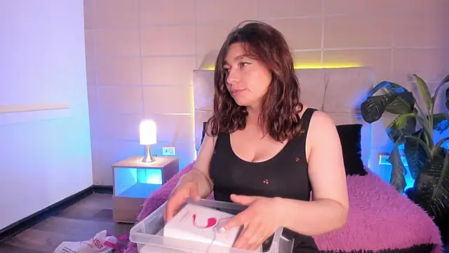  michonne  online show from 11/15/25, 09:21