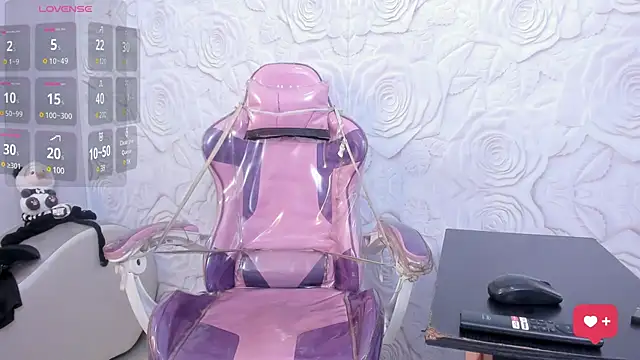 Snapshot of Brianna_Hard chatting on 02/21/25, 09:00 Brianna Hard online show from 02/21/25, 09:00