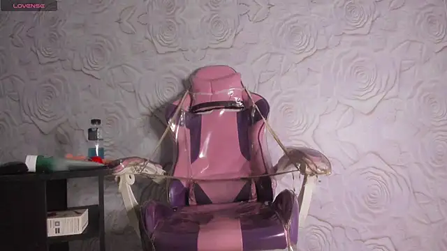 Snapshot of Brianna_Hard chatting on 03/09/25, 04:27 Brianna Hard online show from 03/09/25, 04:27