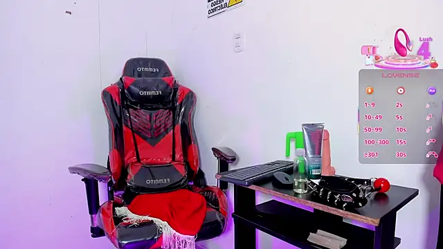 Snapshot of Brianna_Hard chatting on 03/21/25, 08:28 Brianna Hard online show from 03/21/25, 08:28