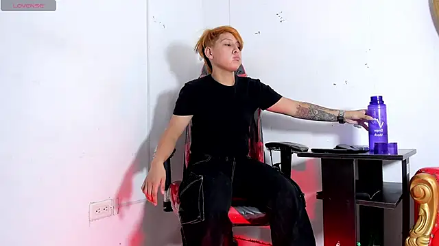 Snapshot of Brianna_Hard chatting on 03/23/25, 03:54 Brianna Hard online show from 03/23/25, 03:54