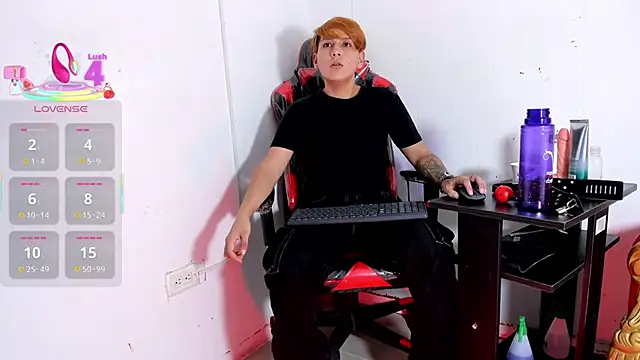 Snapshot of Brianna_Hard chatting on 03/23/25, 06:58 Brianna Hard online show from 03/23/25, 06:58