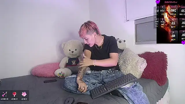 Snapshot of Brianna_Hard chatting on 09/11/25, 02:11 Brianna Hard online show from 09/11/25, 02:11