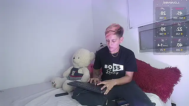 Snapshot of Brianna_Hard chatting on 09/13/25, 02:22 Brianna Hard online show from 09/13/25, 02:22