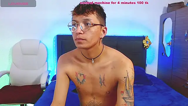 Snapshot of Engol_beliall chatting on 02/18/25, 12:28 Engol beliall online show from 02/18/25, 12:28